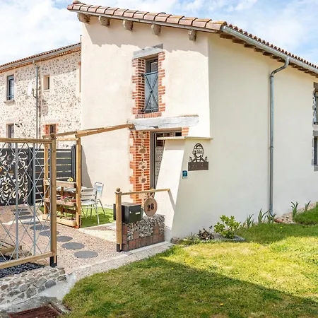 Casa de Férias Les Charmes De Castellariis *